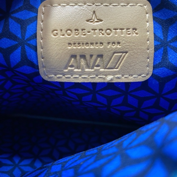 Globe-Trotter Small Blue Travel Bag With Leather Strap/Corners🩵 ‼️PRICE DROP‼️ - Picture 4 of 4